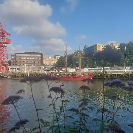 Center 2 Hab Бильбао