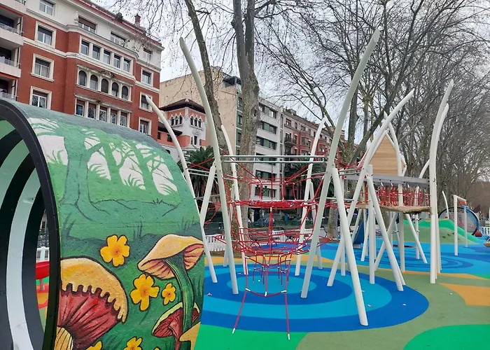 Center 2 Hab Бильбао