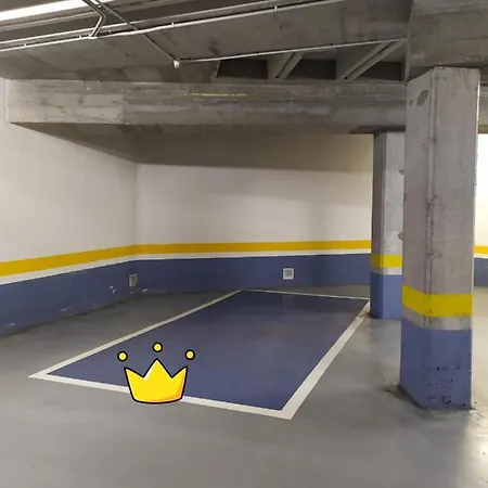 Center 2 Hab شقة *